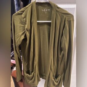 Ann Taylor LOFT cardigan in size small-like new